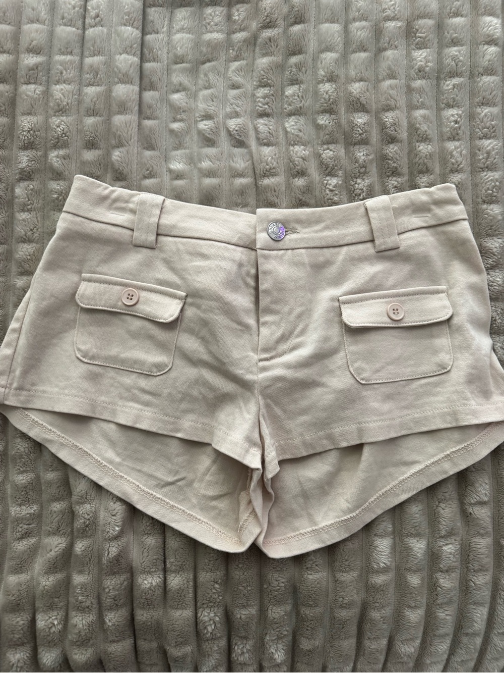 Edikted Low-Rise Shorts in Light Beige